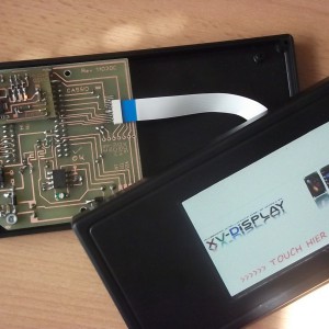 HomeControlUnit
mit XV 4,3" Touch-TFT

HCU Innenleben
(mit Mega128- & Bluetooth-Modul)